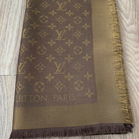 Louis Vuitton Shine Shawl Monogram Brown Brand New - Picture 4 of 7
